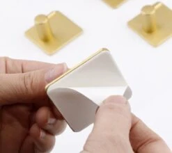 Merkloos Handdoekhaakjes 4 Set Zonder Boren - RVS - Goud - Vierkant Zelfklevend - Badjas - Theedoek Hanger Keuken Badkamer Handdoek Haakjes -Badkamer Wijs 1200x1069 3