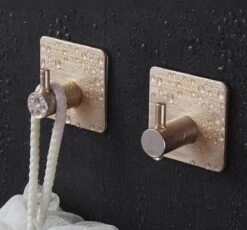 Merkloos Zelfklevende Handdoekhaakjes - Set Van 4 - Goud Kleurig - Voor Badkamer Of Keuken | Handdoekhaakjes Rvs | Handdoekhaakjes Goud Zelfklevend | Handdoekhaak Goud | Handdoek -Badkamer Wijs 1200x1118 3