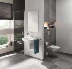 GROHE Bau Cosmopolitan Toiletborstelset 28 GROHE Bau Cosmopolitan Toiletborstelset -Badkamer Wijs 1200x1140 9
