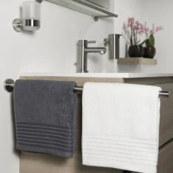 Tiger Boston - Telescopisch Handdoekrek - RVS Geborsteld -Badkamer Wijs 1200x1200 1008