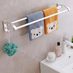 Merkloos Decopatent® Dubbele Handdoekrek - Handdoekhouder 2 Haken - Badkamer - Keuken - Zonder Boren - Handdoekenstang - Handdoekenrek 13 Merkloos Decopatent® Dubbele Handdoekrek - Handdoekhouder 2 Haken - Badkamer - Keuken - Zonder Boren - Handdoekenstang - Handdoekenrek -Badkamer Wijs 1200x1200 1027