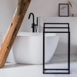 Sealskin Tube - Handdoekrek Vrijstaand - Zwart 17 Sealskin Tube - Handdoekrek Vrijstaand - Zwart -Badkamer Wijs 1200x1200 1073