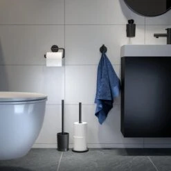 Tiger Tune - Handdoekhaak - Zwart Metaal Geborsteld / Zwart -Badkamer Wijs 1200x1200 1151