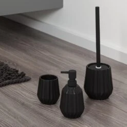 Sealskin Arte Toiletborstel Met Houder Vrijstaand - Zwart -Badkamer Wijs 1200x1200 1223