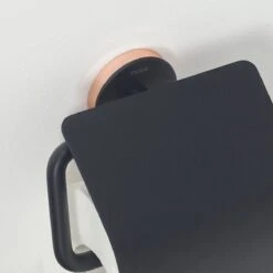 Tiger Urban - Toiletrolhouder Met Klep - Zwart -Badkamer Wijs 1200x1200 1586