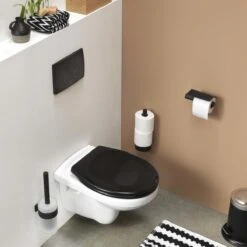 Tiger Bold - Toiletrolhouder Met Klep - Zwart -Badkamer Wijs 1200x1200 1675