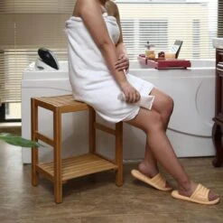 Merkloos Decopatent® Bamboe Handoekenrek - Badkamer Bankje - Houten Handdoeken Rek - Bank Voor In Badkamer - Badkamerkruk - Badkamerstoel -Badkamer Wijs 1200x1200 1885