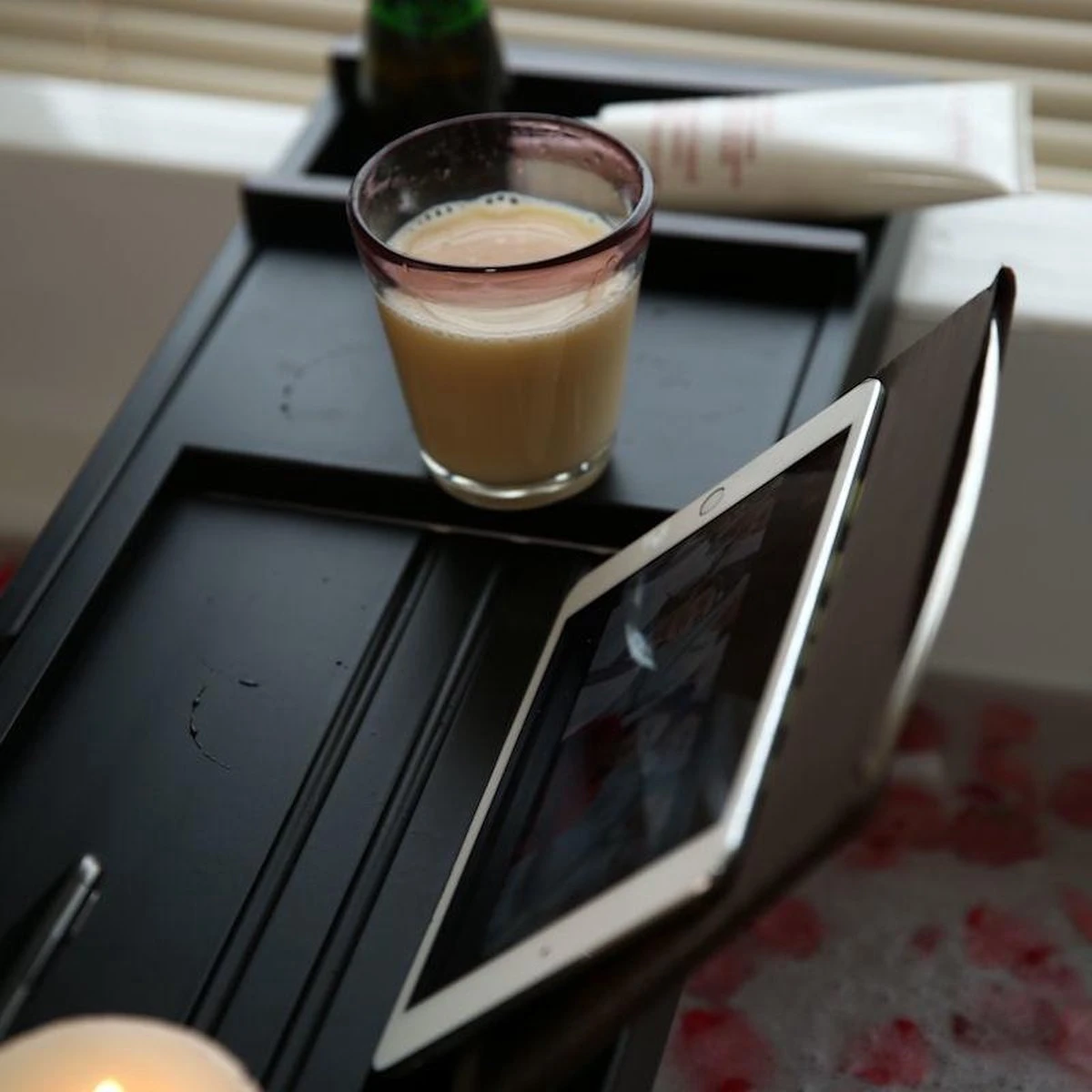 Merkloos Decopatent® Badplank - Uitschuifbaar 75 -> 110 Cm - Verstelbaar Bamboe Badrekje Voor In Bad - Boekenhouder - Tablethouder - Zwart 11 Merkloos Decopatent® Badplank - Uitschuifbaar 75 -> 110 Cm - Verstelbaar Bamboe Badrekje Voor In Bad - Boekenhouder - Tablethouder - Zwart - Afbeelding 9