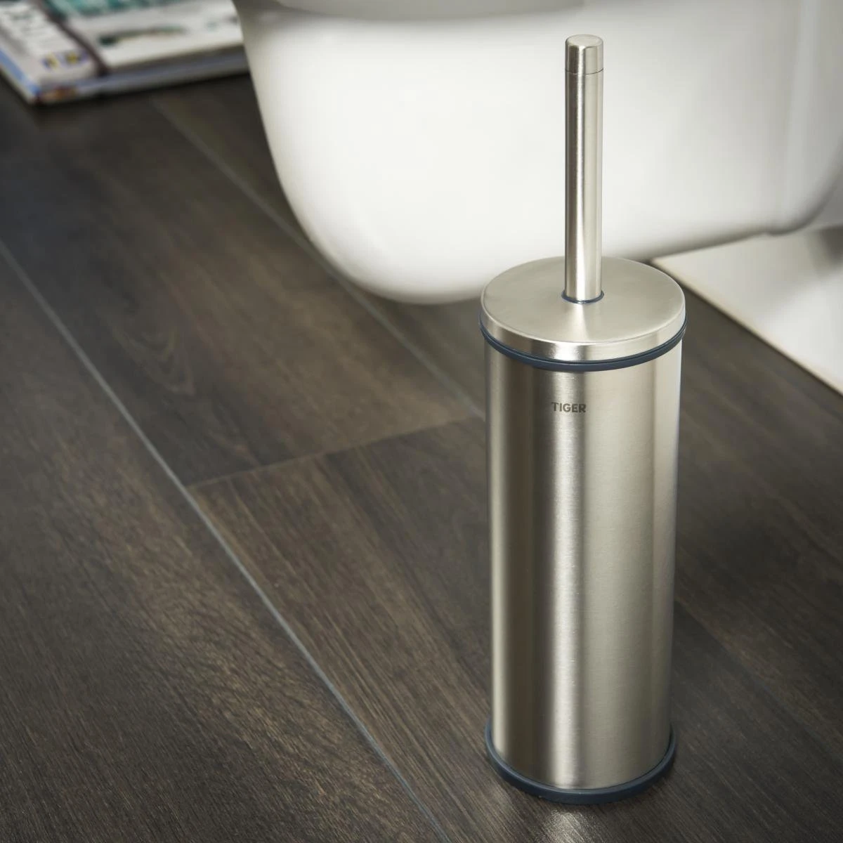 Tiger Boston - Toiletborstel Met Houder Vrijstaand - RVS Geborsteld 7 Tiger Boston - Toiletborstel Met Houder Vrijstaand - RVS Geborsteld - Afbeelding 5