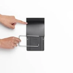 Brabantia ReNew WC Rolhouder - Met Klep - Matt Black -Badkamer Wijs 1200x1200 424