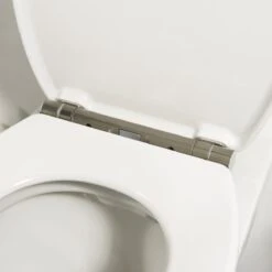 Tiger Boston - Toiletbril - WC Bril - Duroplast - Wit / RVS Geborsteld 15 Tiger Boston - Toiletbril - WC Bril - Duroplast - Wit / RVS Geborsteld -Badkamer Wijs 1200x1200 4535