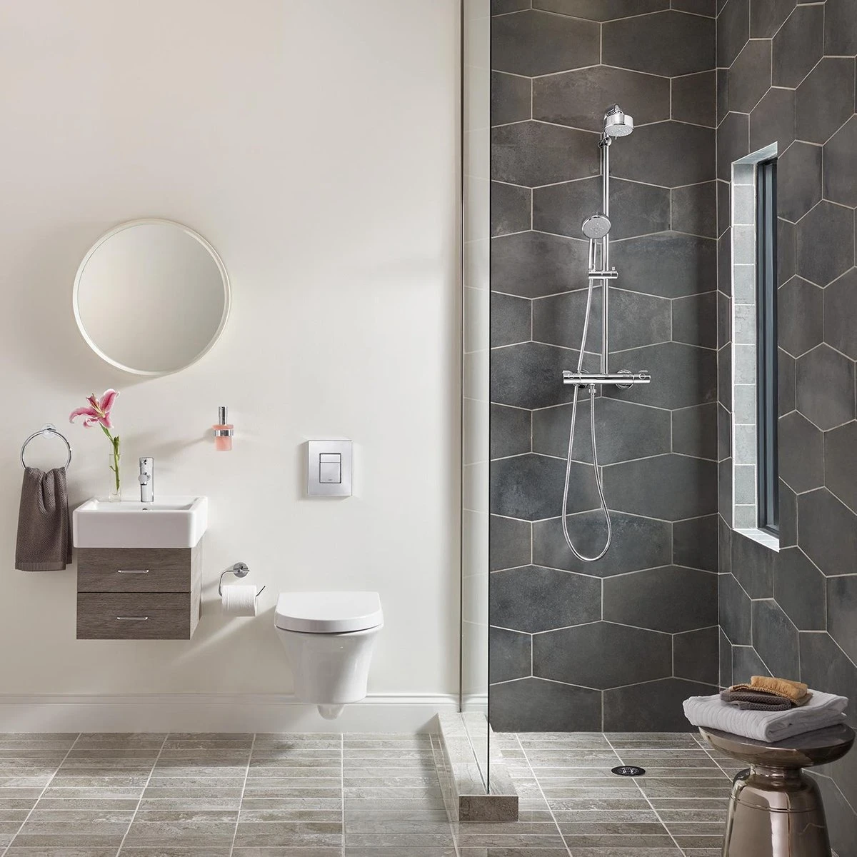 GROHE Essentials Toiletrolhouder - Met Deksel - Chroom - 40367001 10 GROHE Essentials Toiletrolhouder - Met Deksel - Chroom - 40367001 - Afbeelding 8