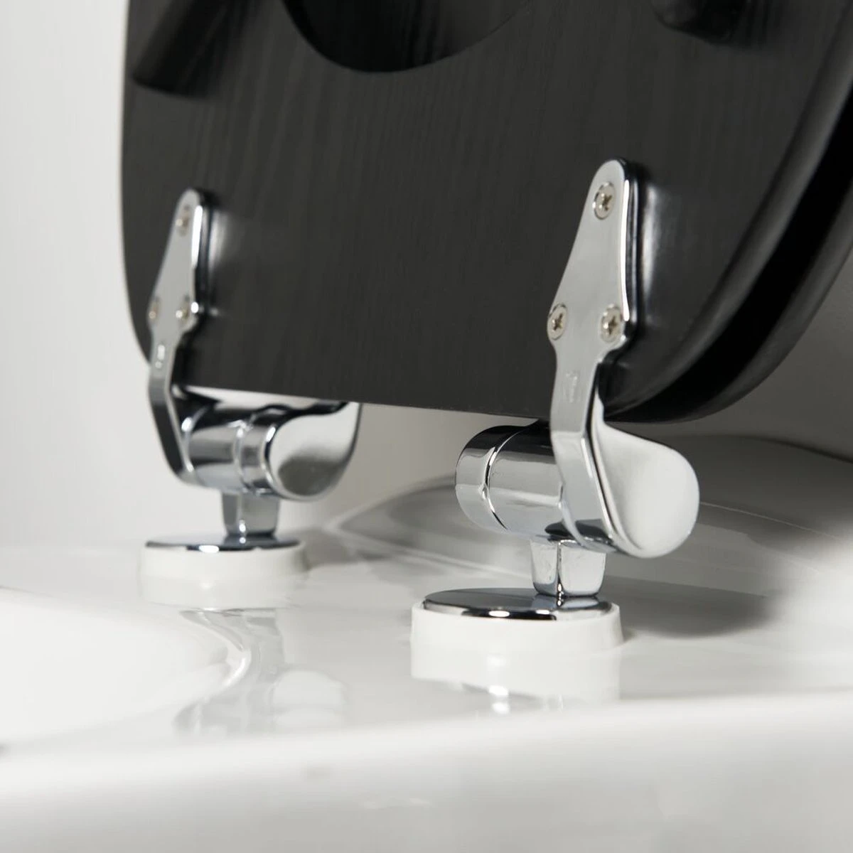 Tiger Blackwash - Toiletbril - WC Bril - MDF - Zwart 7 Tiger Blackwash - Toiletbril - WC Bril - MDF - Zwart - Afbeelding 5