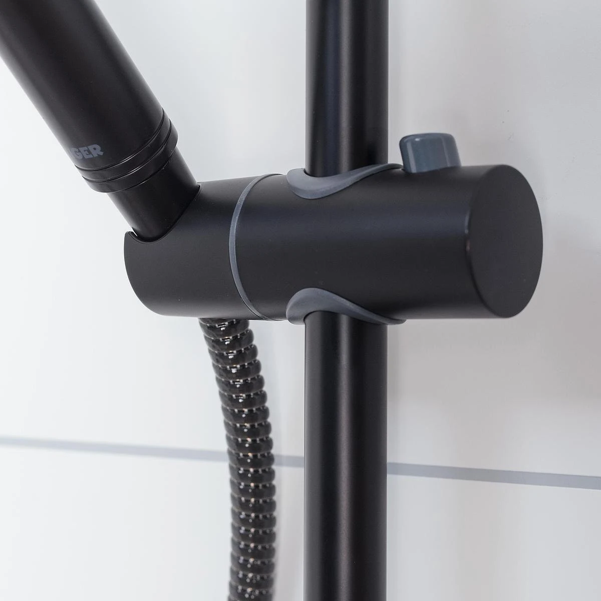 Tiger Tyne Doucheset - Regendouche Ø 22,5 Cm - Handdouche Ø 12 Cm - 3 Standen - Mat Zwart 9 Tiger Tyne Doucheset - Regendouche Ø 22,5 Cm - Handdouche Ø 12 Cm - 3 Standen - Mat Zwart - Afbeelding 7