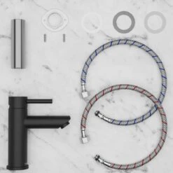 Wastafelkraan - Wastafel - Kraan - Badkamer - Zwart - Inclusief Aansluit Slangen 10 Wastafelkraan - Wastafel - Kraan - Badkamer - Zwart - Inclusief Aansluit Slangen -Badkamer Wijs 1200x1200 4779