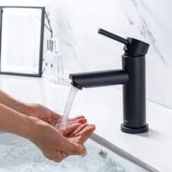 LOMAZOO Wastafelkraan Zwart - Badkamerkraan Zwart - Mengkraan Wastafel - Badkamer Kraan Callisto -Badkamer Wijs 1200x1200 4824