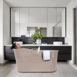 LIFEBATH - Zitbad Mira - Bath Bucket XL - 400L - Ligbad 122 Cm - Costa Rica Sand 9 LIFEBATH - Zitbad Mira - Bath Bucket XL - 400L - Ligbad 122 Cm - Costa Rica Sand -Badkamer Wijs 1200x1200 513