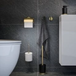Tiger Tune Toiletaccessoires 3st. Incl. WC/Toilet Borstel, Rolhouder & Handdoekhaak - Messing/Zwart -Badkamer Wijs 1200x1200 517