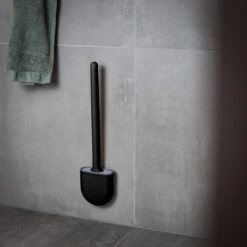 WC Borstel – Siliconen – Zwart – WC Borstel Met Houder – Vrijstaand – Hangend – WC Borstel En Houder – WC Borstel Zwart 14 WC Borstel – Siliconen – Zwart – WC Borstel Met Houder – Vrijstaand – Hangend – WC Borstel En Houder – WC Borstel Zwart -Badkamer Wijs 1200x1200 659