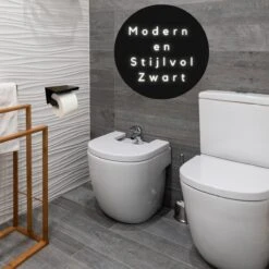 WC Rolhouder - Zelfklevend Toiletrolhouder Met Plankje - WC Papier Houder Zonder Boren - WC Rolhouder Met Plankje - Toiletrolhouder - Toiletrolhouder Zwart - Fienosa -Badkamer Wijs 1200x1200 712
