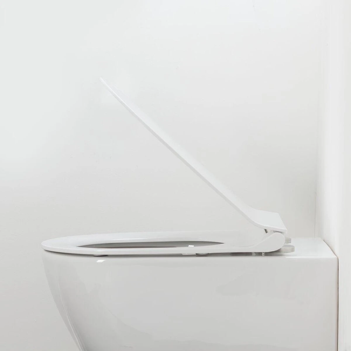 Tiger Veiros - Toiletbril - WC Bril - Thermoplast - Wit 9 Tiger Veiros - Toiletbril - WC Bril - Thermoplast - Wit - Afbeelding 7