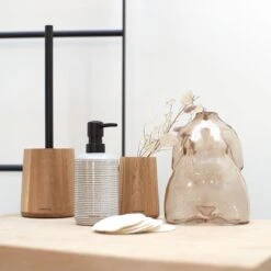 Sealskin Earth - Toiletborstel Met Houder Vrijstaand - Eiken -Badkamer Wijs 1200x1200 791