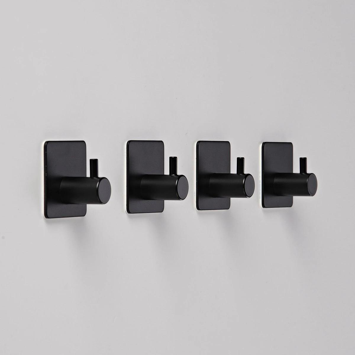 Handdoekhaakjes - Badkamer Zelfklevend – 4 Stuks – RVS - Zwart 3 Handdoekhaakjes - Badkamer Zelfklevend – 4 Stuks – RVS - Zwart