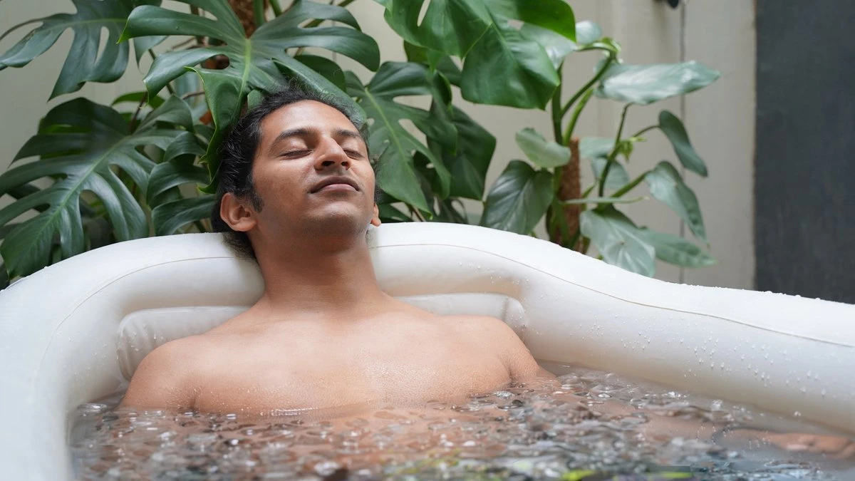 Tubble® Compact - Klein Opblaasbaar Ligbad 140 Cm Lang – Opvouwbaar Bad Voor Volwassenen Tot 170cm - IJsbad Wim Hof Methode - Zitbad - 200L 4 Tubble® Compact - Klein Opblaasbaar Ligbad 140 Cm Lang – Opvouwbaar Bad Voor Volwassenen Tot 170cm - IJsbad Wim Hof Methode - Zitbad - 200L - Afbeelding 2