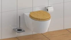 SCHÜTTE WC-Bril 81101 NATURAL BAMBOO - Massief Bamboe - Soft Close - Verchroomde Scharnieren 15 SCHÜTTE WC-Bril 81101 NATURAL BAMBOO - Massief Bamboe - Soft Close - Verchroomde Scharnieren -Badkamer Wijs 1200x675 49