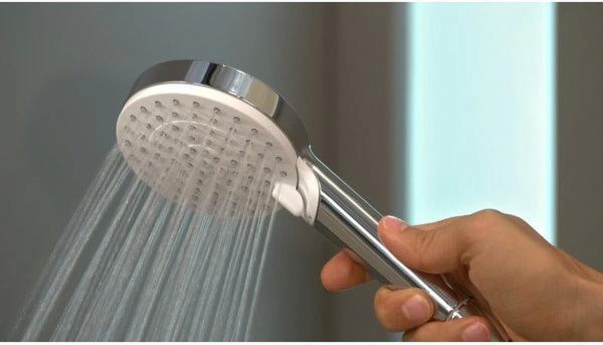 Hansgrohe Crometta S 240 Showerpipe - 1jet - Incl. Thermostaat - Chroom 10 Hansgrohe Crometta S 240 Showerpipe - 1jet - Incl. Thermostaat - Chroom - Afbeelding 8
