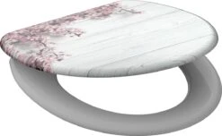 SCHÜTTE WC-Bril 82197 FLOWERS & WOOD - Duroplast - Soft Close - Verchroomde Scharnieren - Decor - 1-zijdige Print 13 SCHÜTTE WC-Bril 82197 FLOWERS & WOOD - Duroplast - Soft Close - Verchroomde Scharnieren - Decor - 1-zijdige Print -Badkamer Wijs 1200x740 2