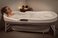 HelloBath Opvouwbaar Zitbad - Bath Bucket - 148cm - 220L - Extra Lang - Incl. Badkussen & Opberghoes -Badkamer Wijs 1200x800 105