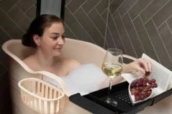 HelloBath® - Bath Bucket - XL - 125 Cm - Brazilian Sand - Zitbad - Ligbad (Verzending In Doos) - Incl. Badplank En Kraantje -Badkamer Wijs 1200x800 109