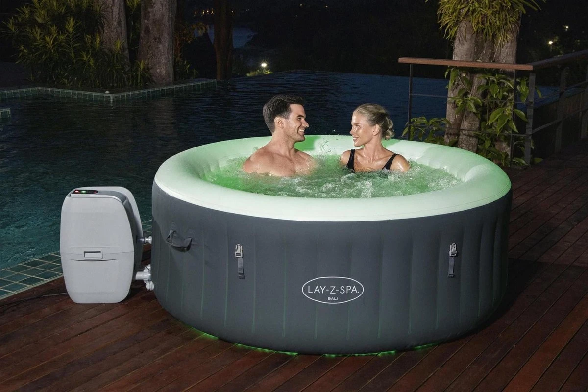 Bestway Lay-Z-Spa Jacuzzi ''Bali Airjet'' Bubbelbad Voor 4 Personen, Inclusief Soft-touch Bedieningspaneel 5 Bestway Lay-Z-Spa Jacuzzi ''Bali Airjet'' Bubbelbad Voor 4 Personen, Inclusief Soft-touch Bedieningspaneel - Afbeelding 3