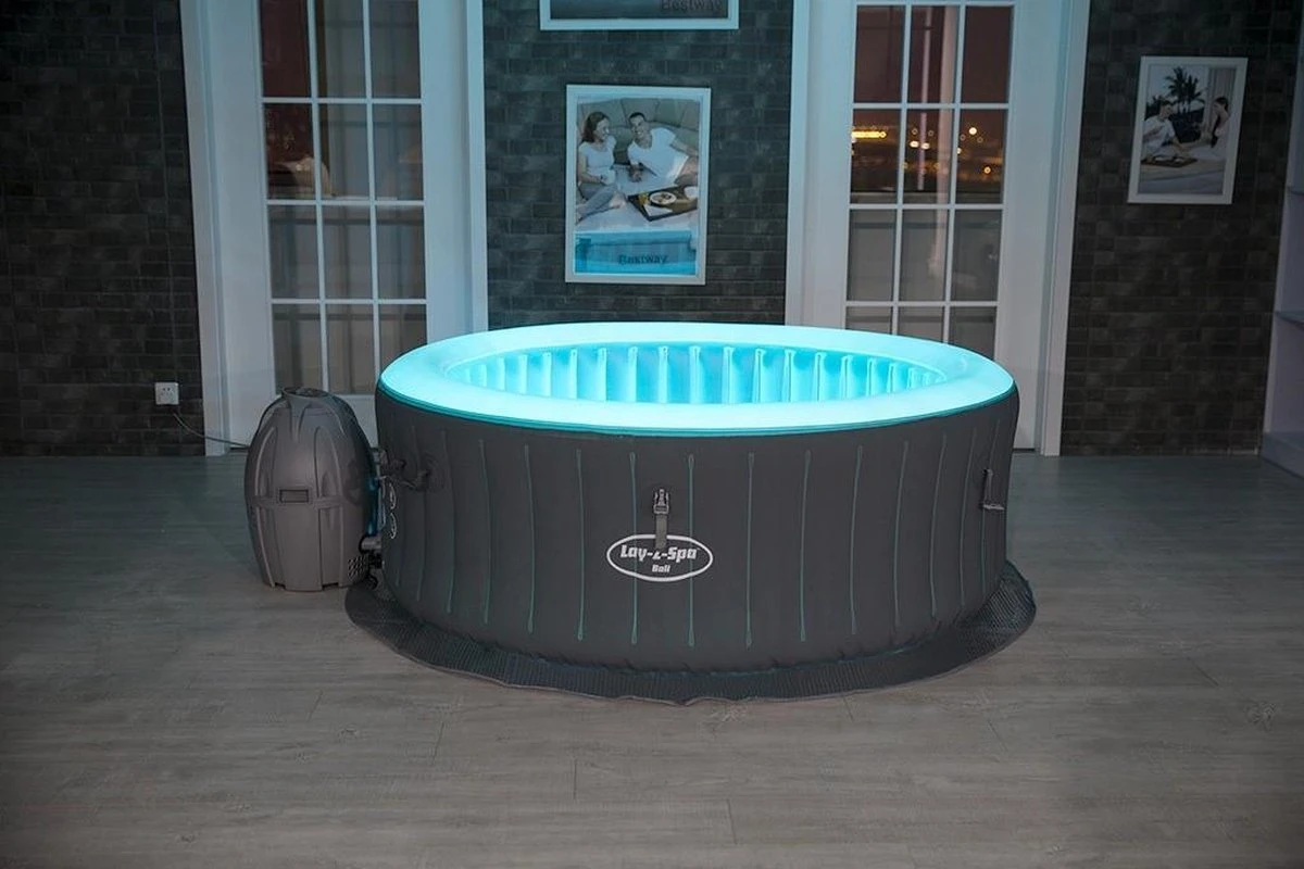 Bestway Lay-Z-Spa Jacuzzi ''Bali Airjet'' Bubbelbad Voor 4 Personen, Inclusief Soft-touch Bedieningspaneel 14 Bestway Lay-Z-Spa Jacuzzi ''Bali Airjet'' Bubbelbad Voor 4 Personen, Inclusief Soft-touch Bedieningspaneel - Afbeelding 12