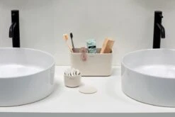 Brabantia ReNew Tandenborstelhouder - 11 X 19,6 X 9,9 Cm - Soft Beige 19 Brabantia ReNew Tandenborstelhouder - 11 X 19,6 X 9,9 Cm - Soft Beige -Badkamer Wijs 1200x800 25