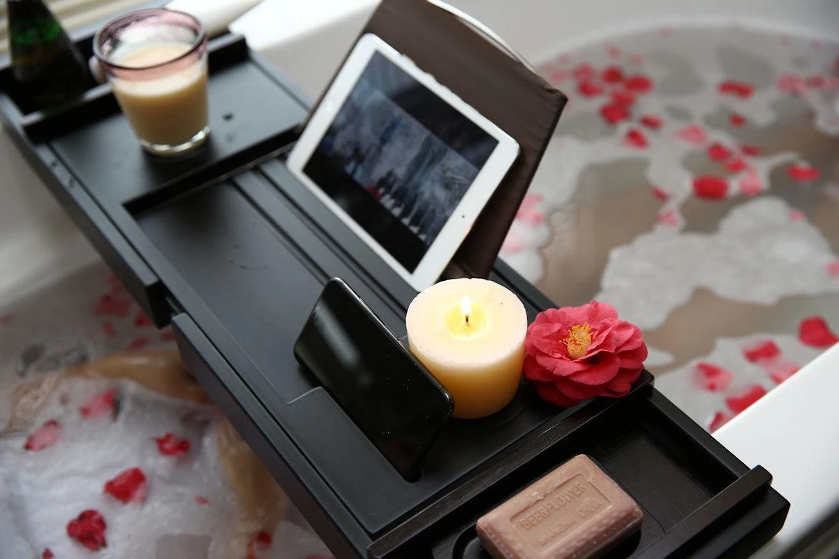 Merkloos Decopatent® Badplank - Uitschuifbaar 75 -> 110 Cm - Verstelbaar Bamboe Badrekje Voor In Bad - Boekenhouder - Tablethouder - Zwart 10 Merkloos Decopatent® Badplank - Uitschuifbaar 75 -> 110 Cm - Verstelbaar Bamboe Badrekje Voor In Bad - Boekenhouder - Tablethouder - Zwart - Afbeelding 8