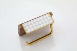 Lopoleis WC Rolhouder – Luxe Toiletrolhouder Walnoothout – Goud – Zelfklevend – WC Rolhouder Zonder Boren – Toiletrolhouder Met Plankje – WC Rolhouder Goud – Badkamer Accessoires -Badkamer Wijs 1200x800 33