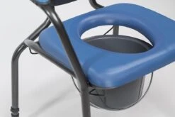 Toiletstoel Blauw Met Comfortabele Zitting En Emmer Met Deksel - Postoel -Badkamer Wijs 1200x801 4