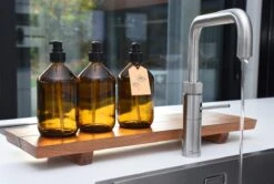 24DOTS Living Zeepdispenser | 500 Ml Bruin Amber Glas | Zeeppompje | Zeeppomp | Met Zwart Pompje -Badkamer Wijs 1200x806 2