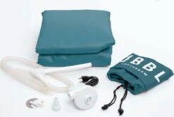 Tubble® Royale Opblaasbaar Ligbad - Blue Lagoon – Opvouwbaar Bad Voor Volwassenen Tot 188cm - IJsbad Wim Hof Methode - Zitbad - 255L -Badkamer Wijs 1200x809 5