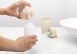 Brabantia ReNew Zeepdispenser - 250 Ml - Soft Beige -Badkamer Wijs 1200x854 9