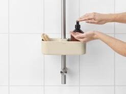 Brabantia ReNew Doucherek - Zonder Boren - Soft Beige 29 Brabantia ReNew Doucherek - Zonder Boren - Soft Beige -Badkamer Wijs 1200x899