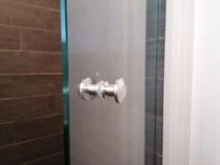 Luxe RVS Douchedeur Knop - Deurknopgarnituur – Douchedeur Handvat / Douchedeurknop / Deurknop RVS / Zilverkleur Type Elegant 11 Luxe RVS Douchedeur Knop - Deurknopgarnituur – Douchedeur Handvat / Douchedeurknop / Deurknop RVS / Zilverkleur Type Elegant -Badkamer Wijs 1200x900 120