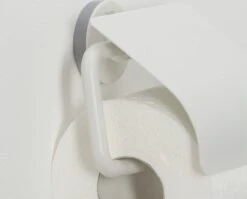 Tiger Urban - Toiletrolhouder Met Klep - Wit 30 Tiger Urban - Toiletrolhouder Met Klep - Wit -Badkamer Wijs 1200x967 2