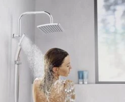 SCHÜTTE Mallorca Douchesysteem - Regendouche - 95 Cm Stang - Wandhouder In Hoogte Verstelbaar - Chroom -Badkamer Wijs 1200x985