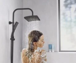 SCHÜTTE Mallorca Douchesysteem - Regendouche - 95 Cm Stang - Wandhouder In Hoogte Verstelbaar - Mat Zwart -Badkamer Wijs 1200x988 2