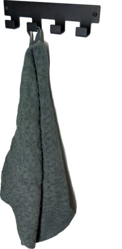 Marcellis - Industriële Handdoekhaak - Ophanghaak - 4 Haken - Mat Zwart - Staal - Metaal - Incl. Bevestigingsmateriaal 13 Marcellis - Industriële Handdoekhaak - Ophanghaak - 4 Haken - Mat Zwart - Staal - Metaal - Incl. Bevestigingsmateriaal -Badkamer Wijs 591x1200 1