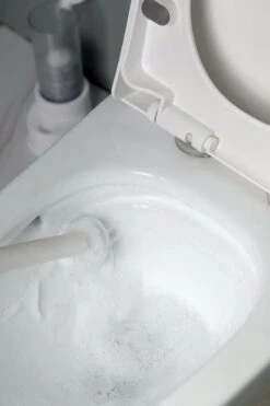 RevoBrush WC Borstel Met Houder Vrijstaand - Hygiënische Toiletborstel - Met 14x Pads 23 RevoBrush WC Borstel Met Houder Vrijstaand - Hygiënische Toiletborstel - Met 14x Pads -Badkamer Wijs 799x1200 22