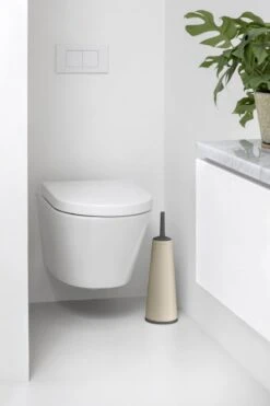 Brabantia ReNew WC Borstel - Met Houder - Soft Beige -Badkamer Wijs 799x1200 4